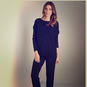 Brand New Beyond Yoga Black Pullover Sweater